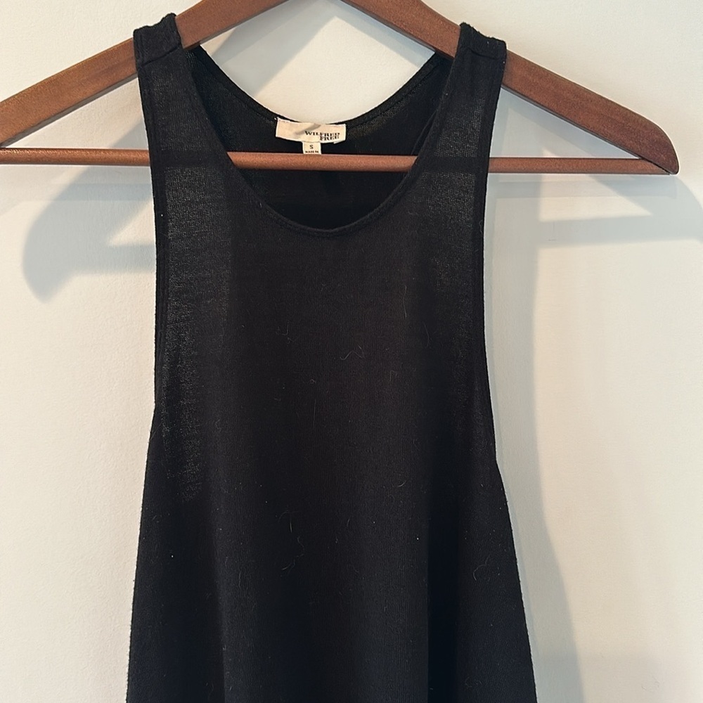 Wilfred Free Aritzia black tank top - Picture 2 of 7